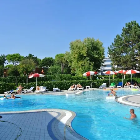 Shared Pool And Olive Orchard Garden Apartament *